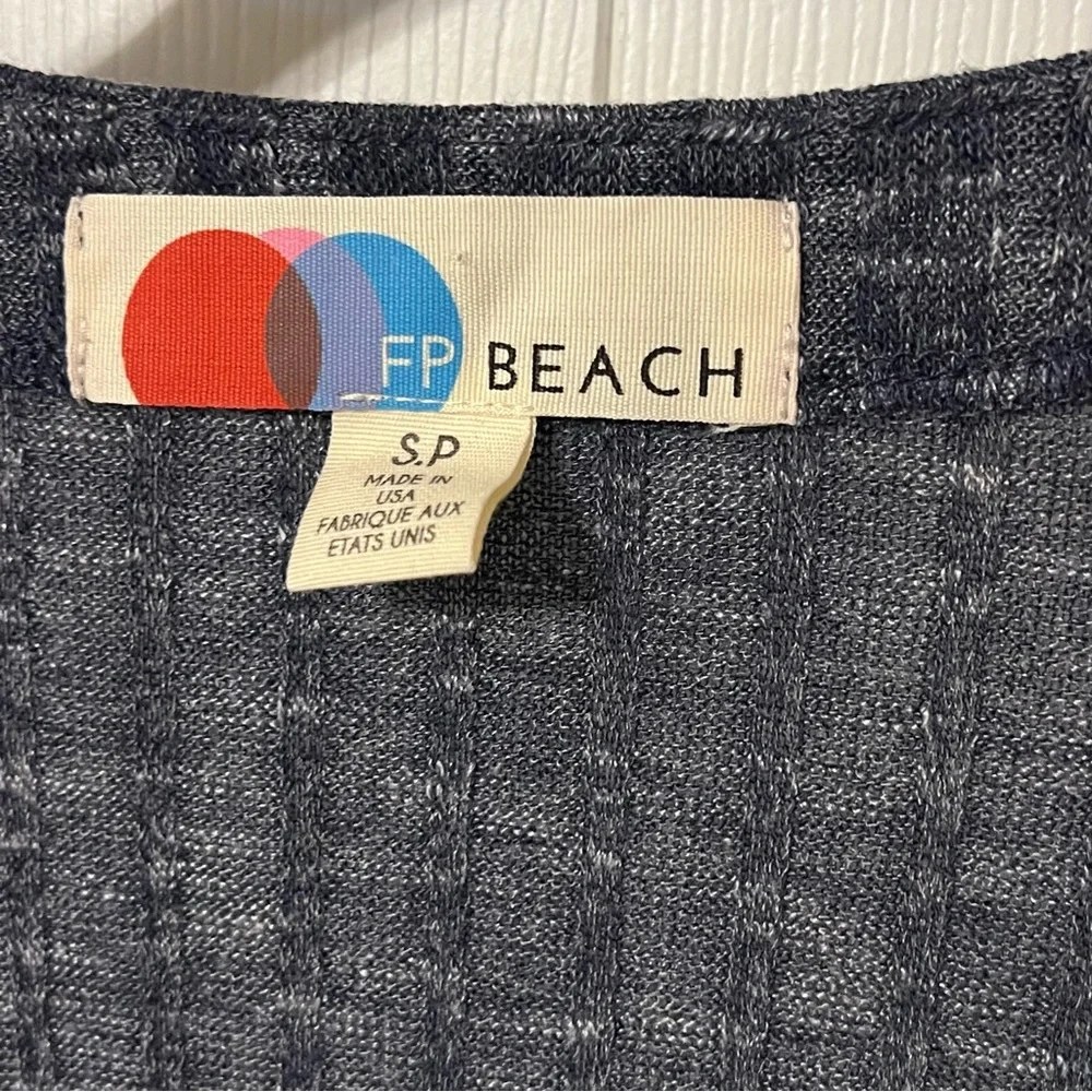 Free People Beach Textured V Neck Long Sleeved Tunic Top Slub Size Small